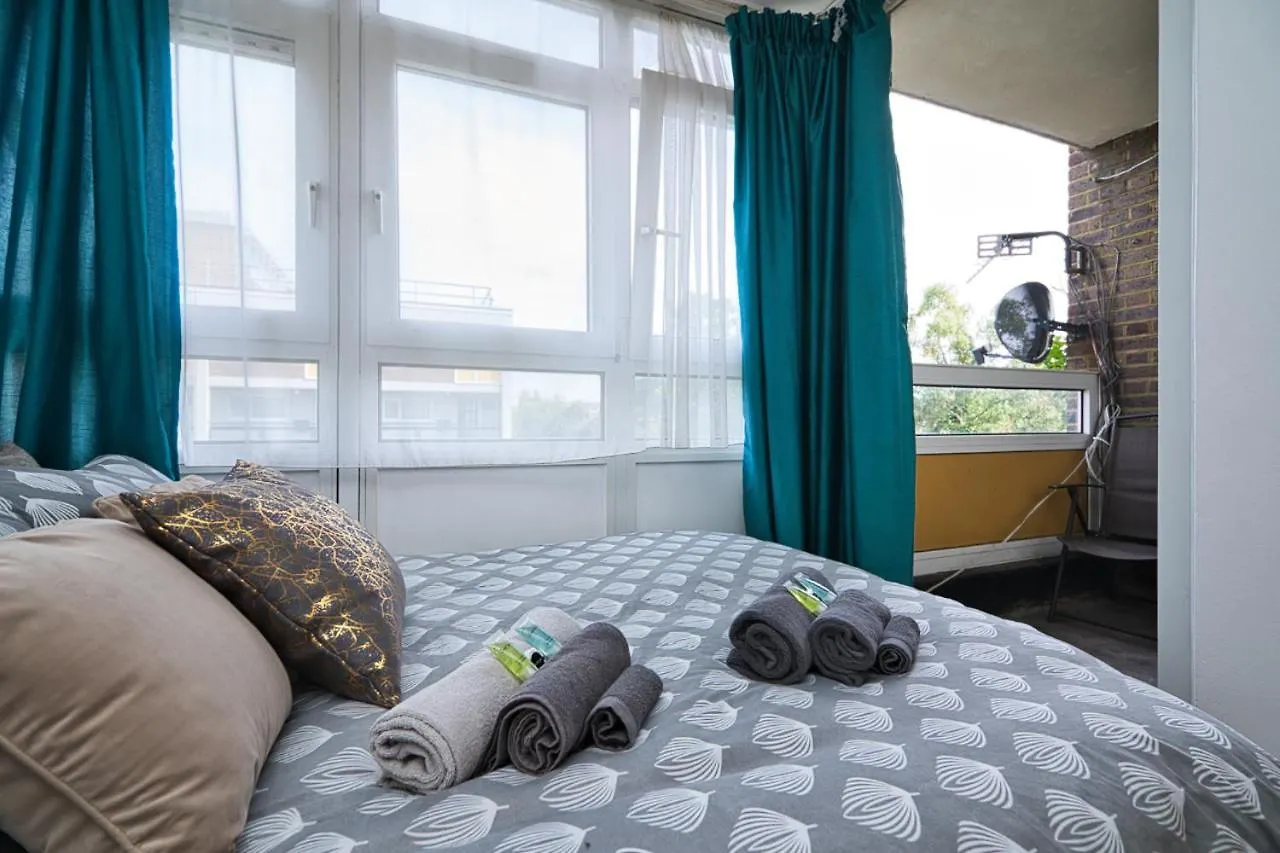 London Large Balcony Room