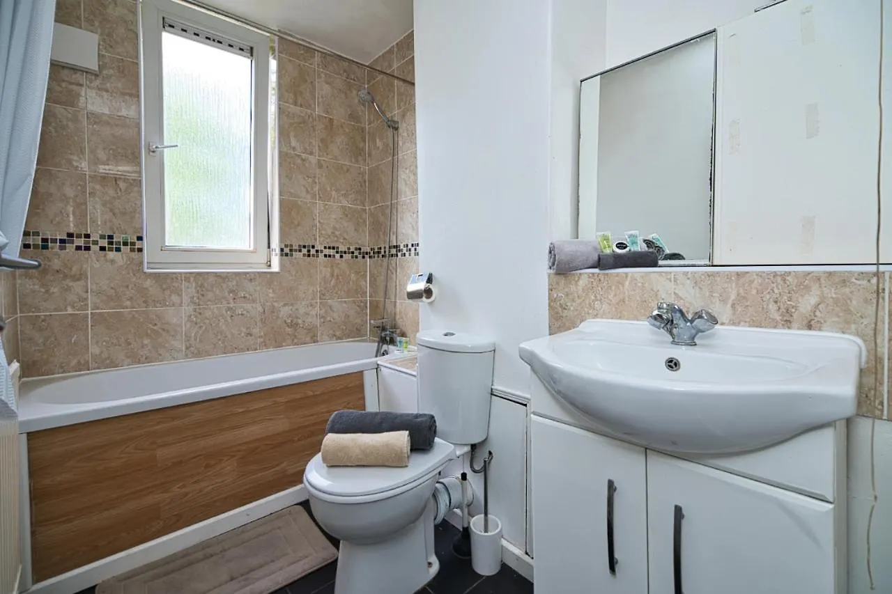 בית הארחה London Large Balcony Room בריטניה