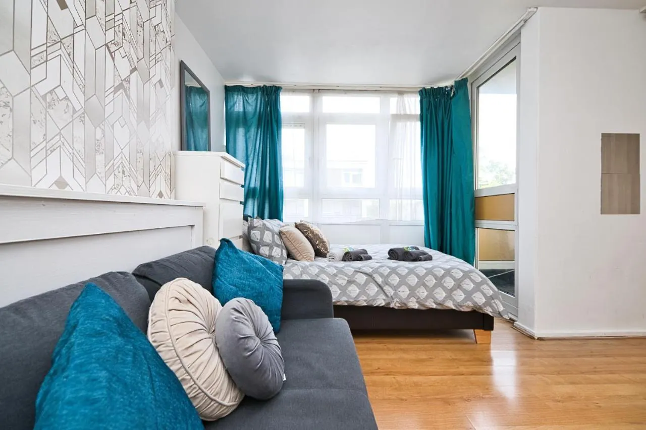 London Large Balcony Room